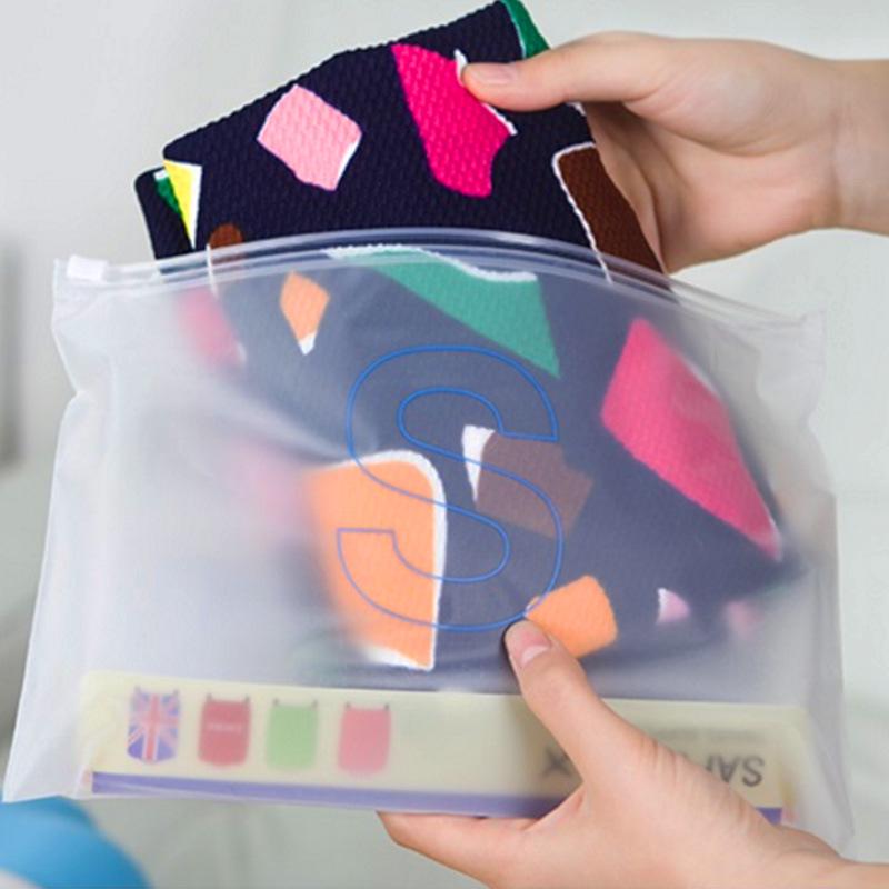 Эластичный чехол-пыльник для багажа