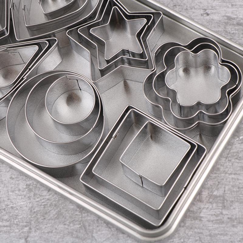 30Pcs/Box Stainless Steel Sugar Biscuit Press Stamp Embosser Cookie Cutter Diy Fondant Cake Mold Pastry Decor Baking Accesories
