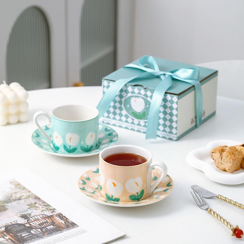 Креативный набор из кофейной чашки и блюдца Ins Style, керамический узор с тюльпанами, кружка для завтрака, молока, послеобеденного чая, подарок для влюбленных пар Tazas