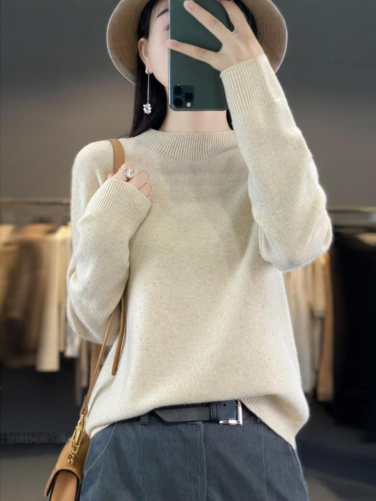 Women's Cozy Round Neck Knitted Wool Sweater