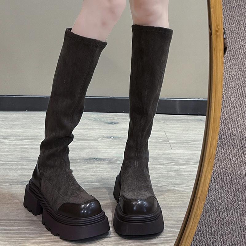 Модные высокие сапоги на платформе женские замшевые туфли на плоской подошве женские 2024 трендовые зимние дизайнерские туфли на среднем каблуке новые мотоциклетные сапоги трендовая женская обувь