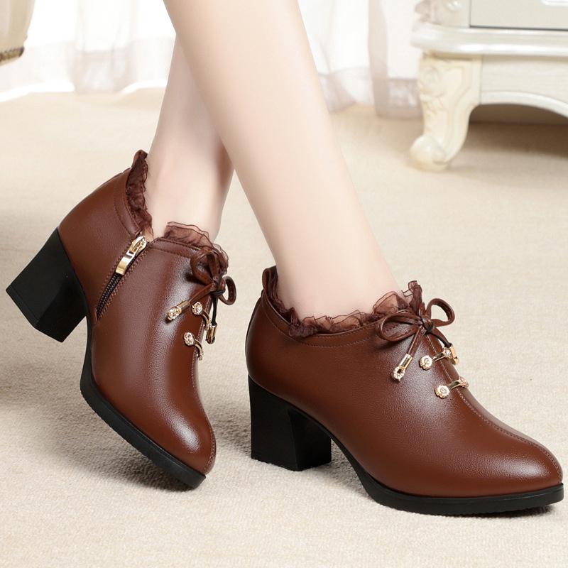 Женские весенне-осенние новые модные кружевные туфли-лодочки на платформе из мягкой кожи в корейском стиле, повседневные водонепроницаемые туфли с острым носком