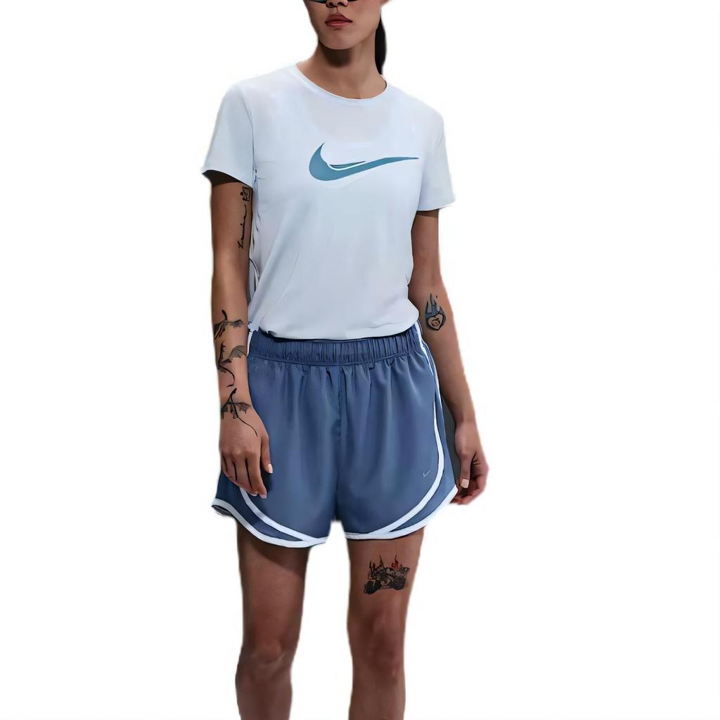Nike Swoosh Regular T Shirt Women's White HJ2205-423