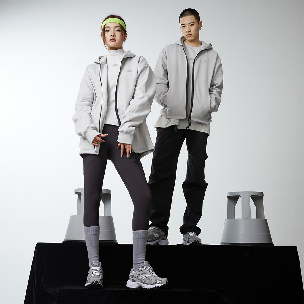 New Balance Куртка унисекс светло-серая MDD4T053-LGR