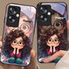 Девушка с кудрявыми волосами Для Oppo A79 5G 58 78 74 60 4G Reno 11F Realme GT 6 11 Note 50 10 C55 X2 Закаленное стекло Черный чехол для телефона