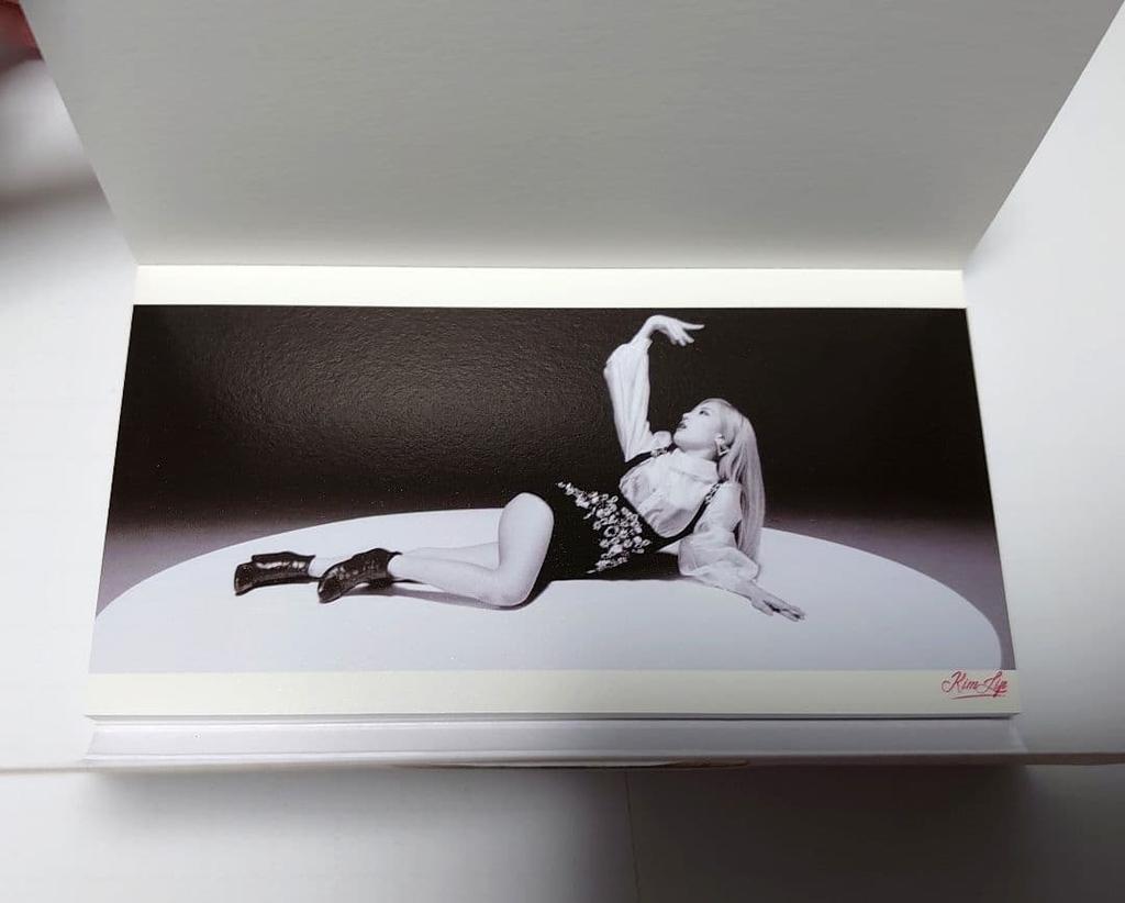 [USED] LOONA Girl of the Month Deep Learning Group Yeojin Autographed MD