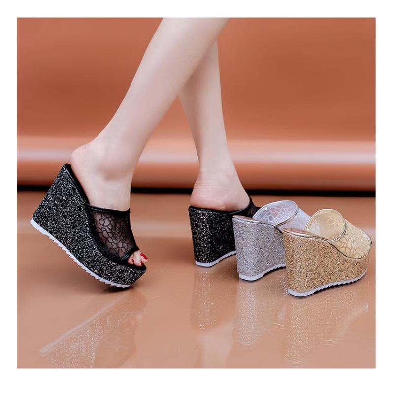 Мода 2025 Блестящие Золотые Женские Шлепанцы Летняя Обувь Платформа(4см) Женские шлепанцы на высоком каблуке 11 см на танкетке для улицы, в сетку