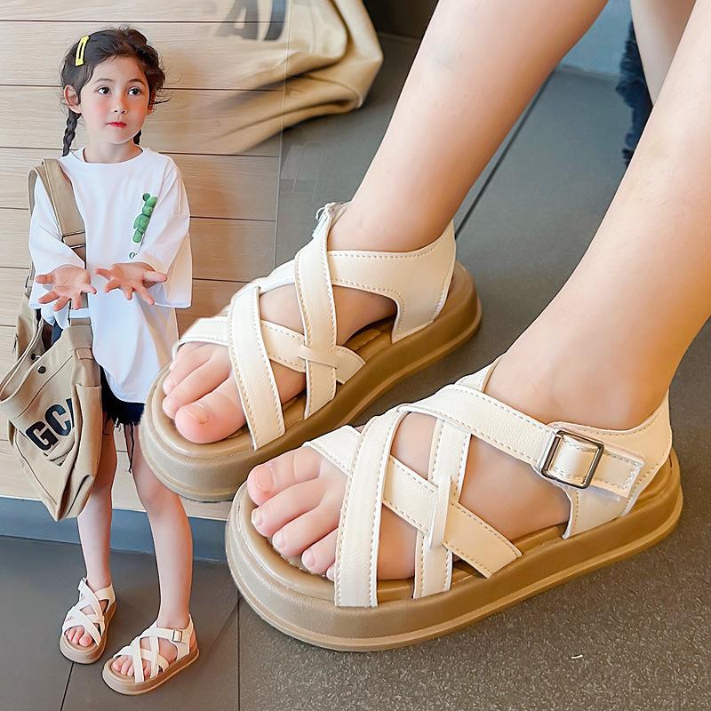 Сандалии для девочек, модная летняя нескользящая пляжная обувь нового стиля с пряжкой для детей среднего и большого возраста