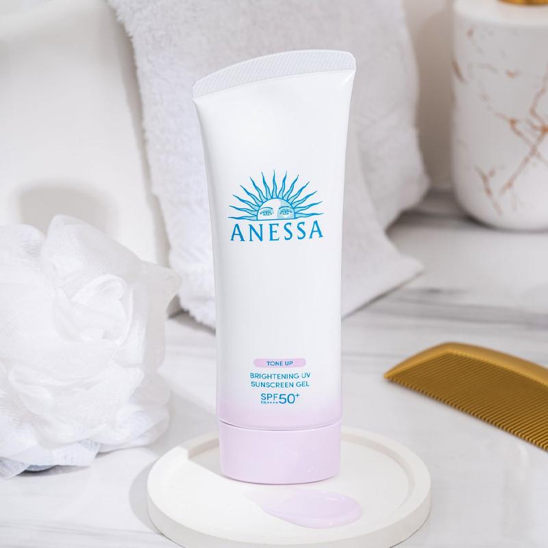 ANESSA Осветляющий солнцезащитный гель SPF 50+ PA++++ 90г
