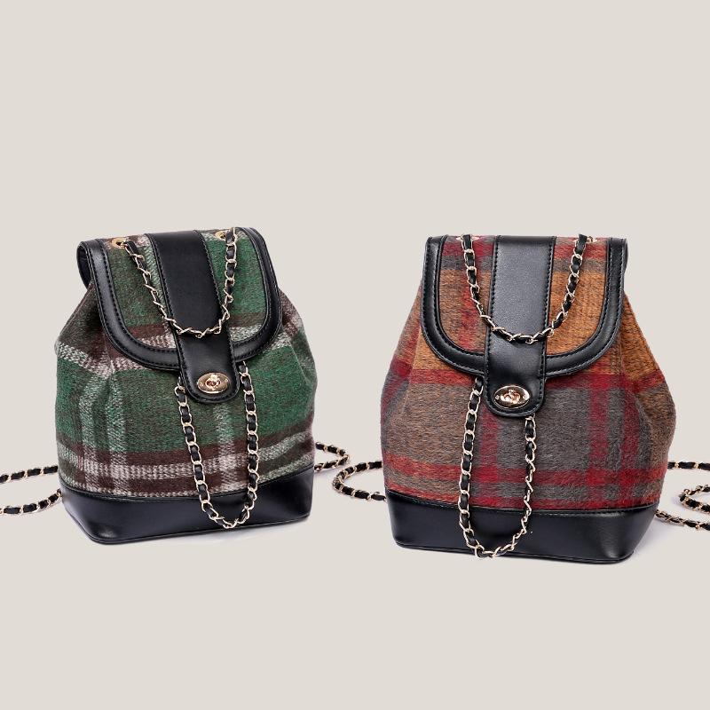 Retro Chain Backpack with Niche Design, Large Capacity Backpack, Fashionable Trend Splicing, Contrasting Color Handheld Backpack