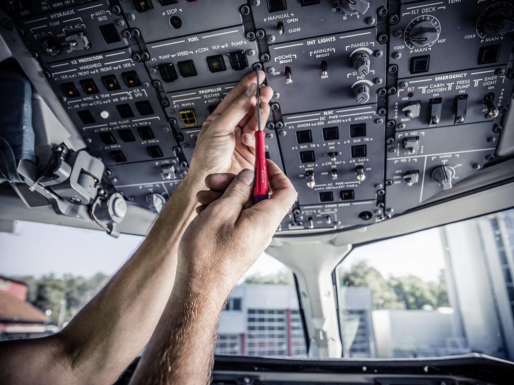 Набор прецизионных отверток PB Swiss Tools SwissGrip с плоским и крестовым шлицем в бумажной коробке, 4 шт., 8620.CBB