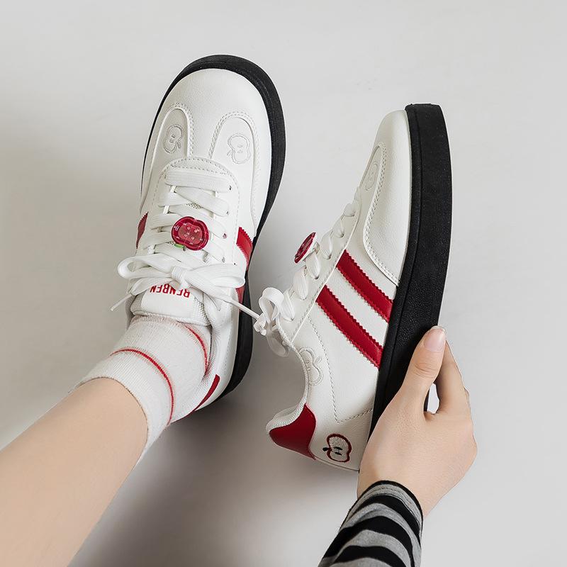 Нишевая женская обувь осень новая маленькая белая обувь женская плоская подошва легкая повседневная спортивная обувь для скейтборда