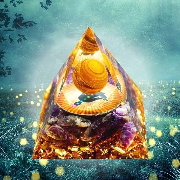 Оргонитовая пирамида 7 чакр Тигровый глаз и аметист