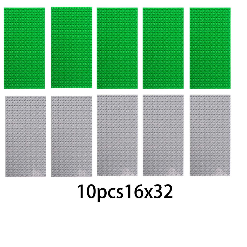 Идеально подходят для игры и демонстрации построек из строительных блоков, эти 10 деталей с 16x32 отверстиями идеально подходят для травяных поверхностей.
