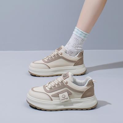 Весна 2025 года, новая корейская версия, дышащие маленькие белые туфли, женские низкие повседневные туфли на платформе, туфли-маффины Q5617