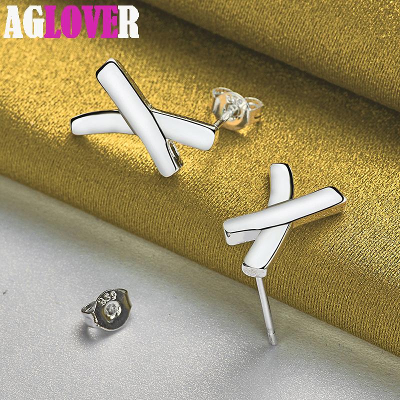 Ювелирные изделия из серебра 925 пробы с серьгами-гвоздиками