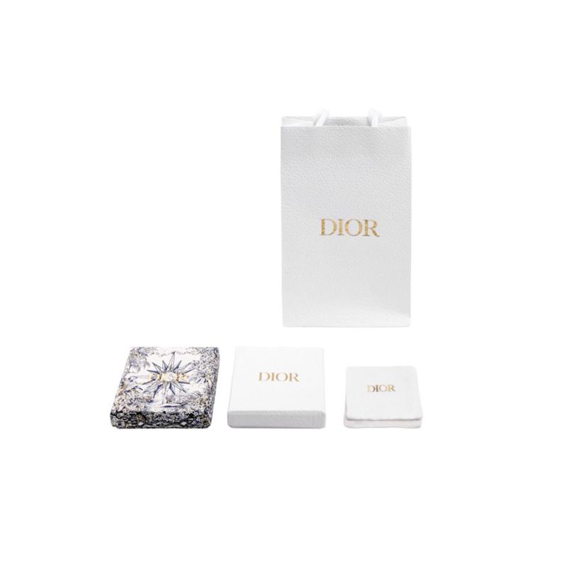 Dior Серия «Счастливая» Маленький CD Талисманы Удачи Дизайн кулона Смоляное ожерелье Унисекс ожерелье Золотой N3392WOMRS_D01W