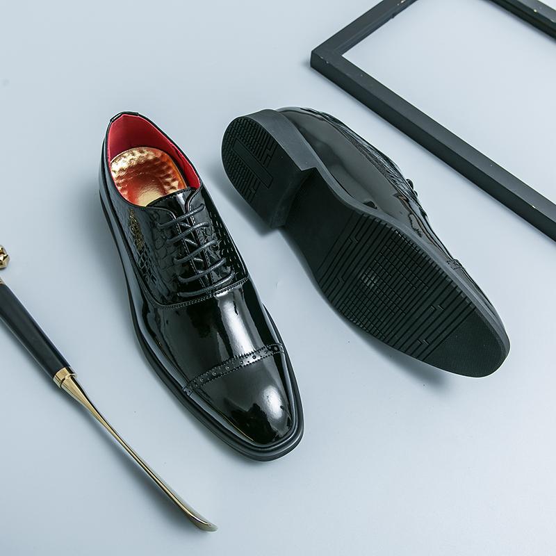 Роскошный бренд Высококлассные золотые деловые туфли на шнуровке Мужские лакированные туфли Элегантные мужские туфли с острым носком для свадьбы
