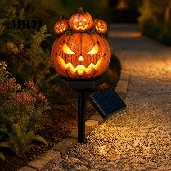 Auto on Off Light Solar Halloween Pumpkin Garden Stake Light, Waterproof Resin LED Outdoor Festival Decor Lantern, Spooky Yard Lighting for Patio Lawn