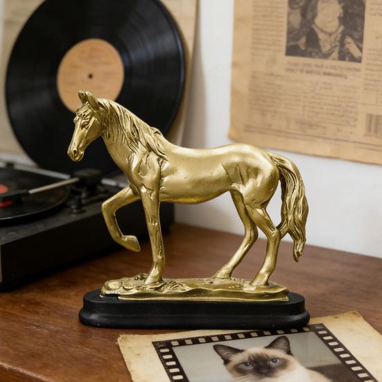 Фигурка имитации лошади Yousheng Приносит удачу Богатство Лошадь Смола Статуэтка Фэншуй Декорация Дом Офис Настольное украшение Подарок Год Лошади