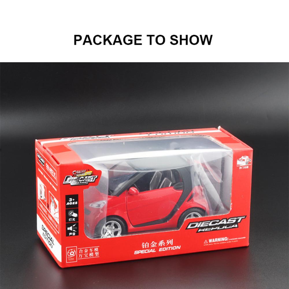 1/32 Smart Fortwo имитирует модели автомобильного освещения и музыки, чтобы вернуть электронные игрушки и автомобильные игрушки обратно в модель автомобиля из сплава