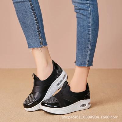 Женские туфли на платформе, новые модные осенние блестящие мягкие повседневные удобные золотые женские кроссовки на плоской подошве, мокасины, лоферыshjn7