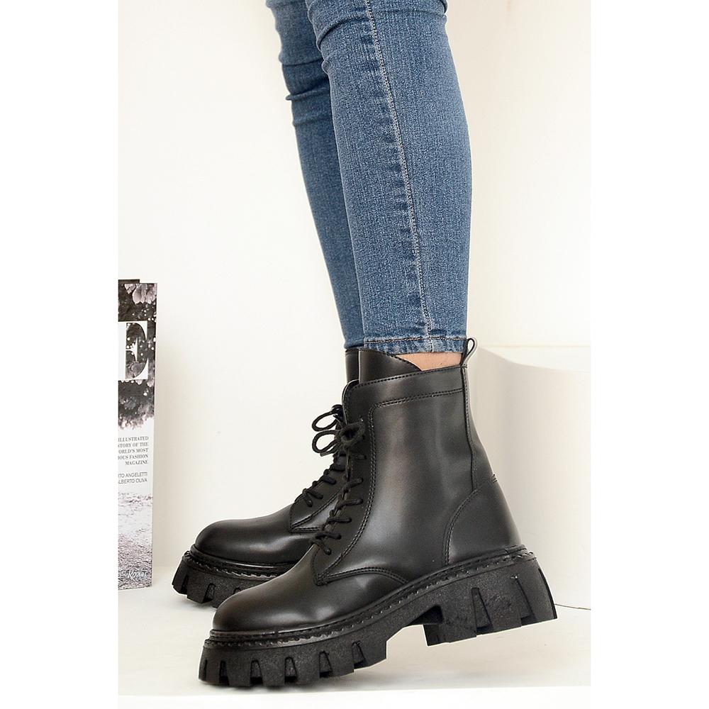 Удобные стильные женские сапоги на высокой подошве на молнии 50-1113-22