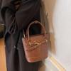 Hand Carrying Bucket Bag Women's Retro Fashion Shoulder Bag 2025 Autumn and Winter New Niche High-end Casual Women's Bag