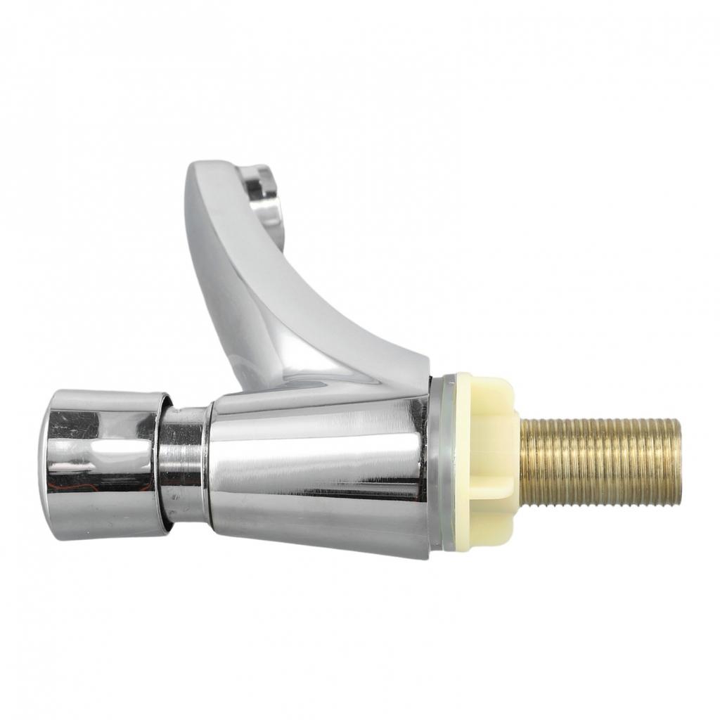 Хромированный смеситель для ванной комнаты с автоматическим отключением для экономии воды