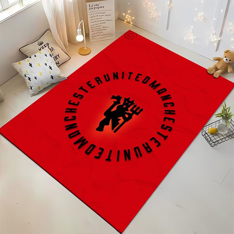 Manchester United Logo Rug in Red Design Non-slip rug suitable for living room and bedroom sofas.