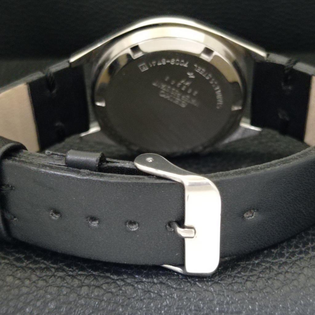 JAPAN 7019A VINTAGE SEIKO 5 AUTOMATIC MENS GOLDEN COLOR DIAL WATCH a701382-5 R206a-a701382