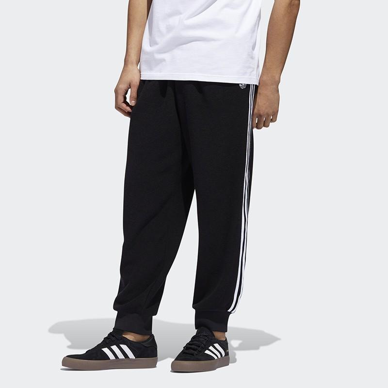 adidas Мужские камуфляжные спортивные брюки Originals с манжетами на щиколотках и полосками по бокам, черные GD3506