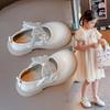2024 Весна и осень Новые детские туфли принцессы со стразами для девочек Кожаные туфли с мягкой подошвой и бабочками Нескользящие балетки Темперамент