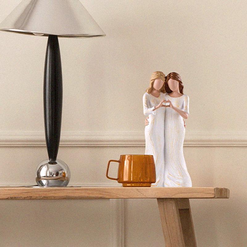 Mother's Day gifts, mother daughter, sisters affection, embrace, home furnishings, decoration, ins, resin crafts
