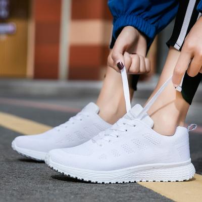 Женская повседневная обувь, модная дышащая сетчатая обувь для ходьбы, плоские спортивные кроссовки для бега, вулканизированная обувь для спортзала, белая женская обувь