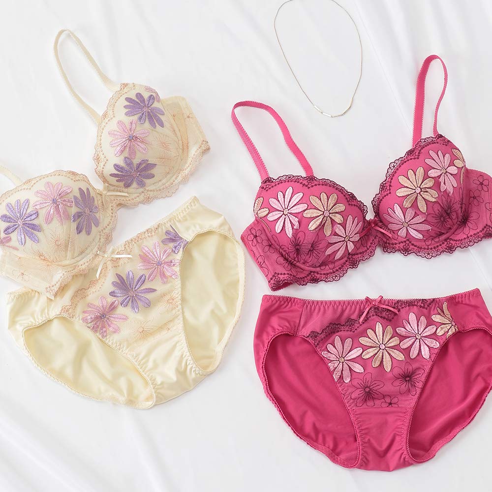 Triumph Косметический стиль Большой цветочный кружевной бюстгальтер трусики 00OP D70M и комплект, 02, G4-CS02WHUSET-A9A, Женский, (Кремовый цвет), Япония, (-)