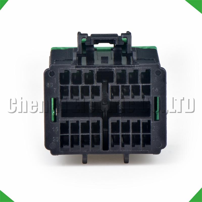 30 Pin Automotive Connectors central control Wire harness Plug 33268470