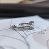 Серебряное кольцо с натуральным топазом 2.25ct, вес изделия 2,37 гр (2206903)