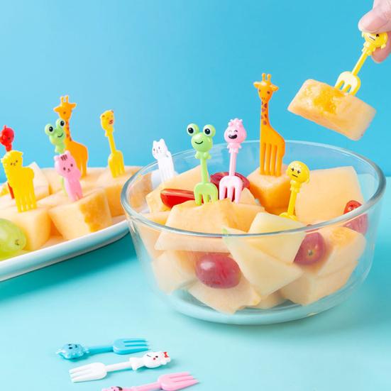 1 Set Fruit Fork Easy To Clean Non-slip Cartoon Lovely Ergonomic Animal Farm Car Fruit Fork for Home