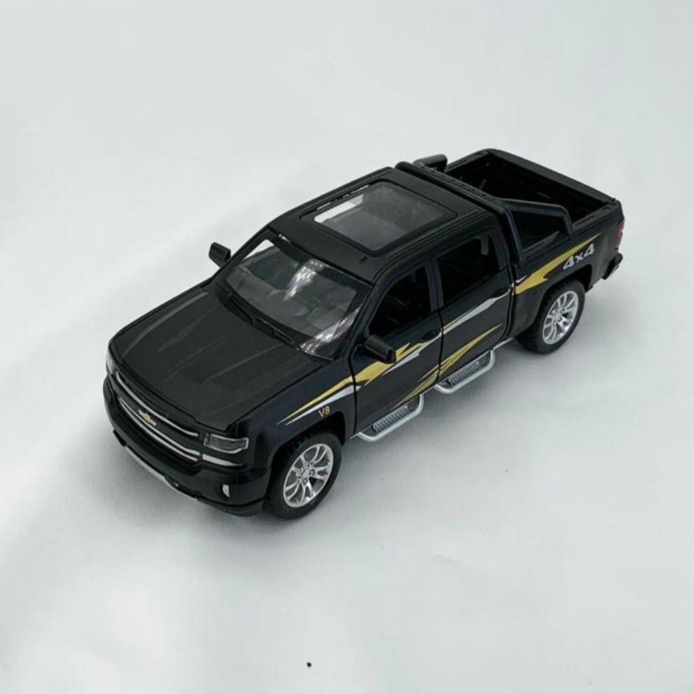 1:32 Chevrolet Silverado SUV Diecast Model Toy Car