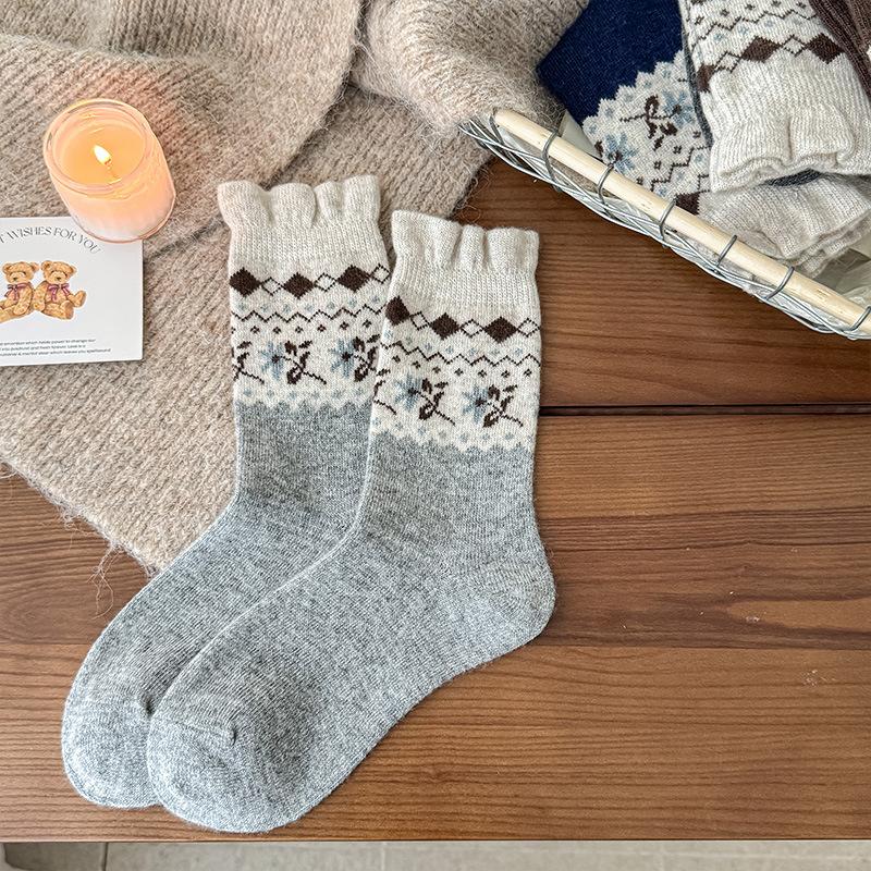 Winter Pine Wool Socks Are Warm, Comfortable And Delicate, And Versatile Socks Are Thickened