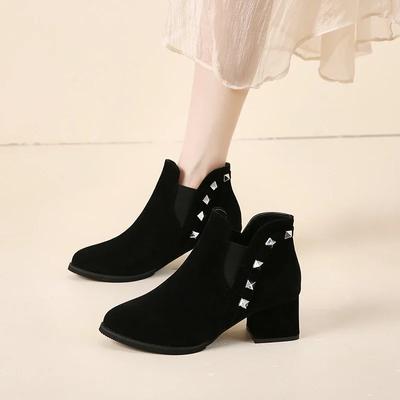 2024 Новые женские туфли Ботильоны с застежкой-молнией сзади Женские ретро-современные ботинки Женские заклепки с острым носком и квадратным каблуком Большие размеры
