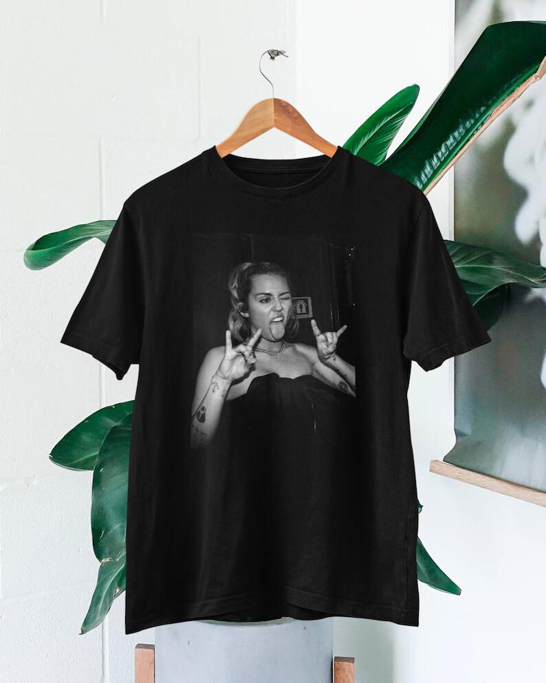 Miley Cyrus unisex TShirt Unisex T-Shirt