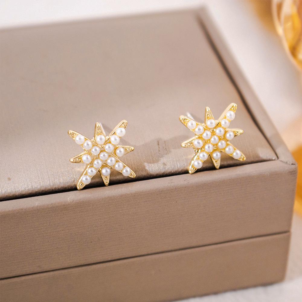 «Серьги-бантики из серебряных игл с жемчугом и цирконием»: Нишевый дизайн, стильный и универсальный, легкий роскошный аксессуар высокого класса.