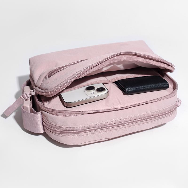 Женская легкая сумка через плечо