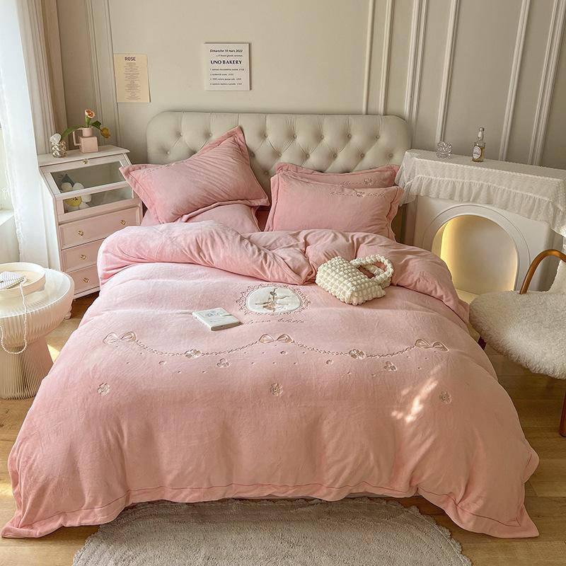 Four Piece Patch Embroidered Coral Velvet Quilt Cover With Thickened Flannel Bed Sheet Quilt Cover In Winter