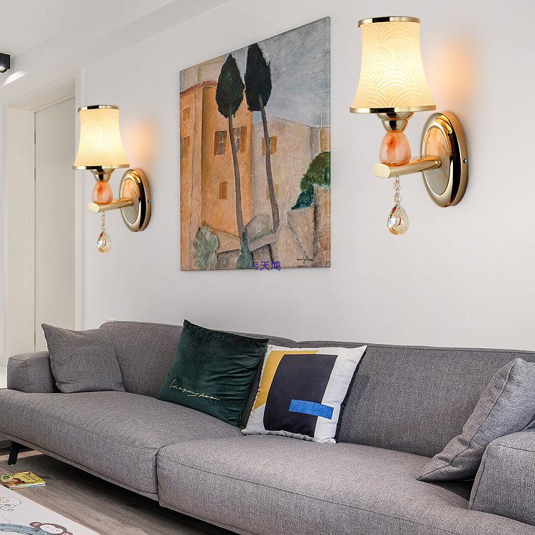 2025 Современный теплый настенный светильник для спальни, гостиной, столовой и лестницы