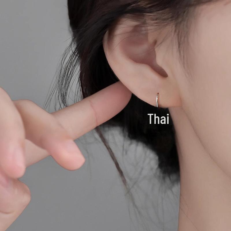 Elegant Maple Leaf Earrings for Women - Simple, Unique Design for Students & Everyday Wear