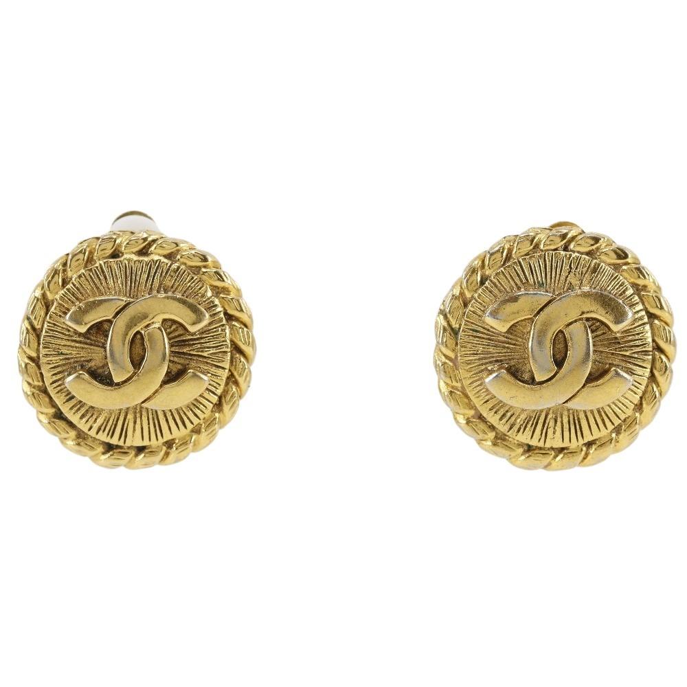 CHANEL COCO Mark Earring vintage Plated Gold 16g Women Used