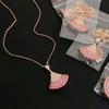 Ожерелье из розового бриллианта, легкое, роскошное, универсальное, подвеска в форме веера с крупным розовым бриллиантом, цепочка на ключицу, женские аксессуары высокого класса